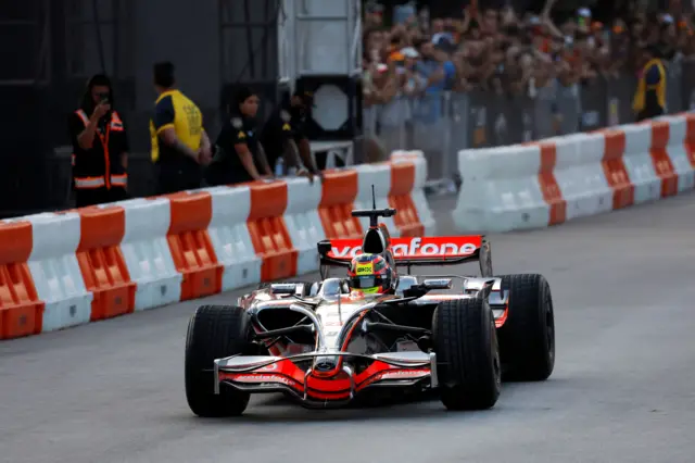 Oscar Piastri drives Lewis Hamilton's championship-winning 2008 MP4-23 in Regatta Harbour in Coconut Grove in Miami
