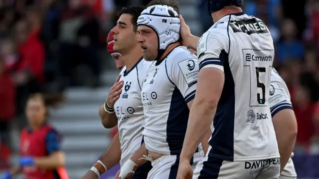 Bristol celebrate a try