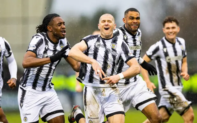 St Mirren 2-0 Aberdeen