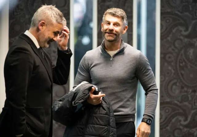 Aberdeen head coach Stephen Robinson (right) and St Mirren chief operating officer Keith Lasley