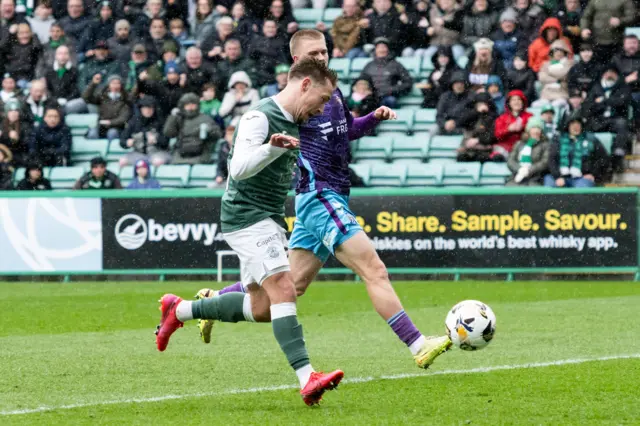 Felix Passlack scores