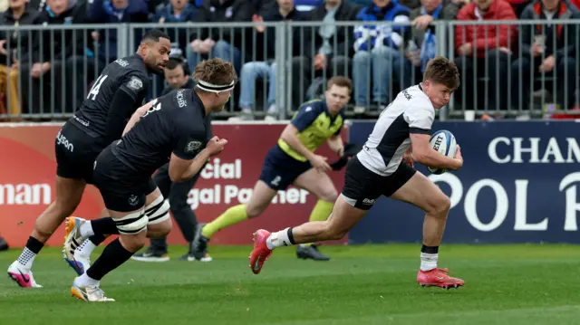 Charlie Bracken scores for Saracens