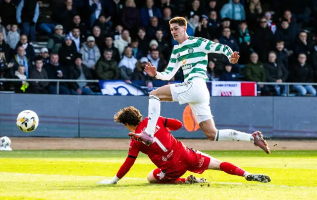 Tomas Cvancara hits the post