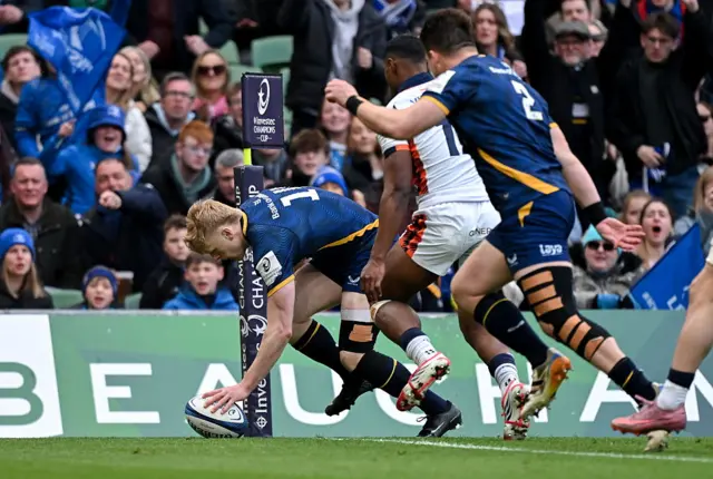 Tommy O'Brien scores a try