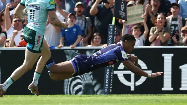 Bordeaux score a try