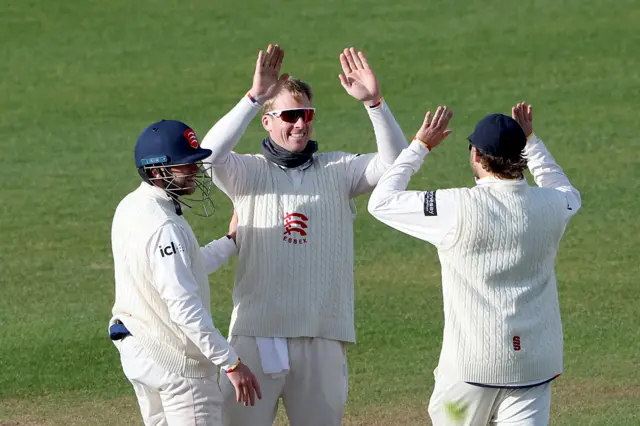 Simon Harmer takes a wicket