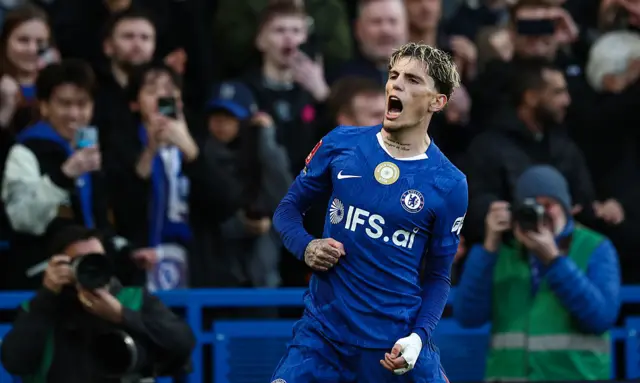 Alejandro Garnacho celebrates
