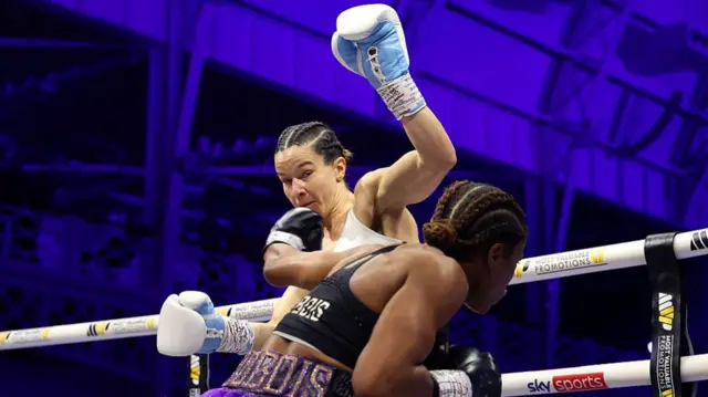 Caroline Dubois punches Terri Harper