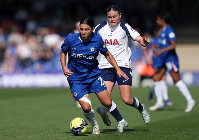 Sam Kerr with the ball