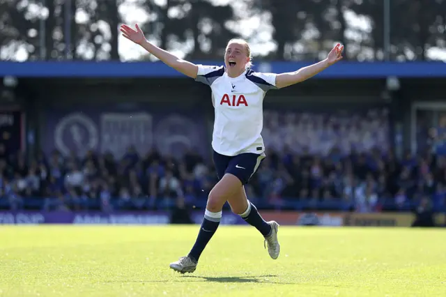 Eveliina Summanen celebrates