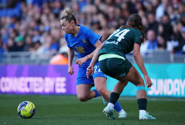 Hutre runs down the wing