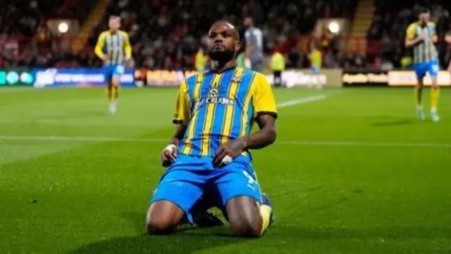 Cyle Larin celebrates