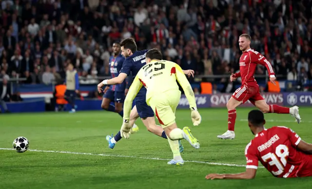 Khvicha Kvaratskhelia of Paris Saint-Germain scores