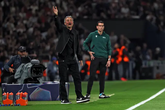 Paris Saint-Germain's Spanish headcoach Luis Enrique gestures