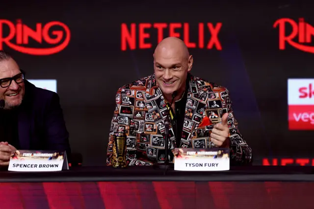 Tyson Fury gives the thumbs up