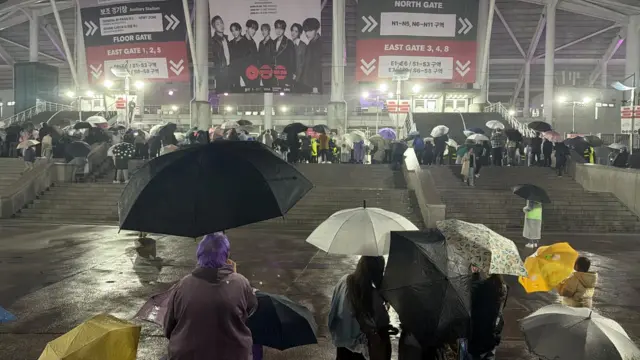 fans outside the stadium