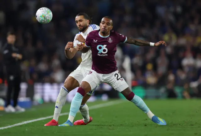 Pires holds off Calvert-Lewin
