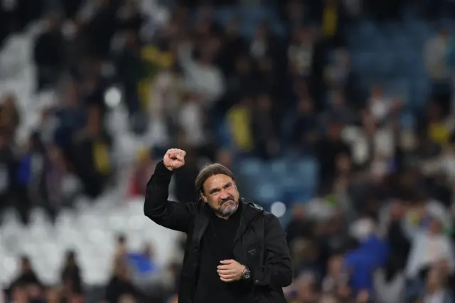 Farke pumps his fist to the crowd