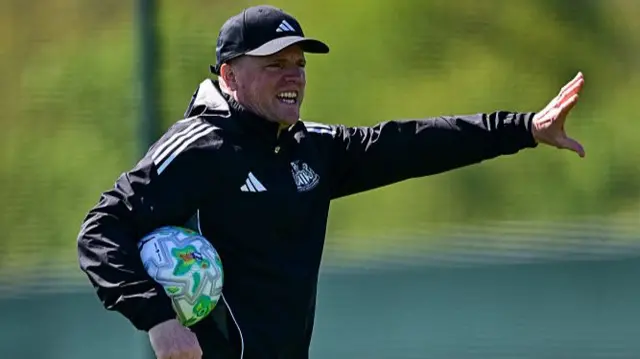 Eddie Howe leads Newcastle training