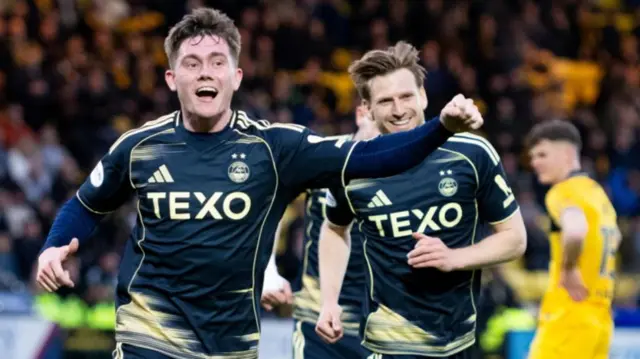Aberdeen players celebrating