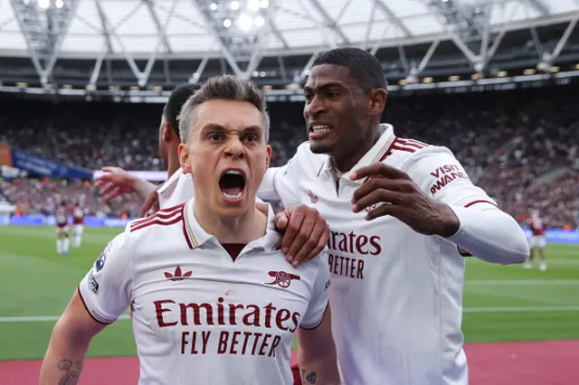 Leandro Trossard of Arsenal celebrates