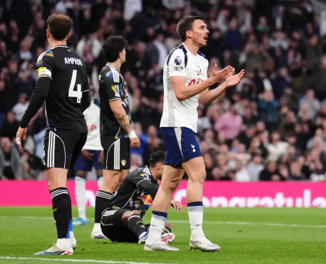 Palhinha reacts to his miss