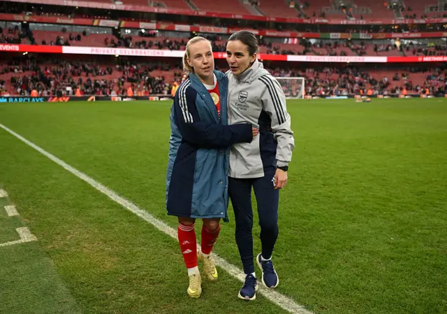 Beth Mead of Arsenal celebrates with Renee Slegers, Manager of Arsenal, following the team's victory in the Barclays Women's Super League match between Arsenal and Manchester City