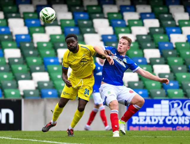 Linfield v Dungannon Swifts