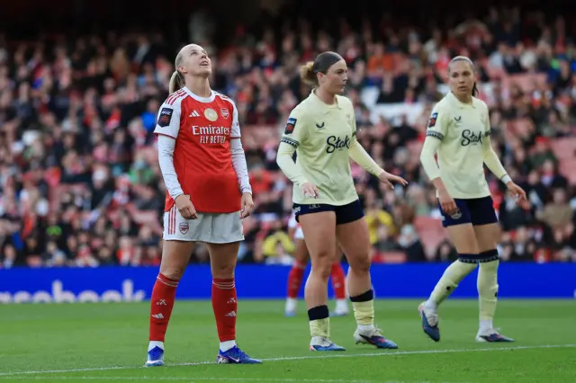 Mead reacts to hitting the bar again
