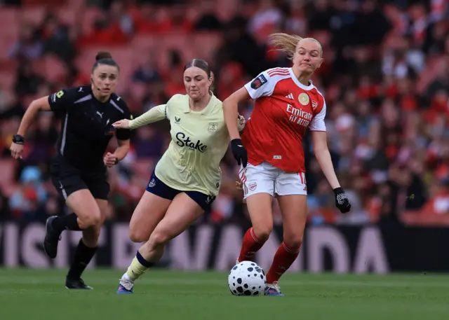 Mace tackles maanum