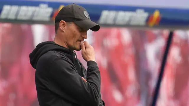 St Pauli's head coach Alexander Blessin