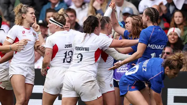 England and France tussle in the World Cup semi-final