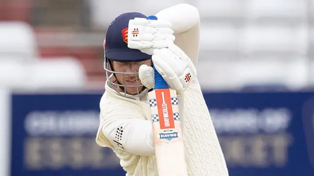 Simon Harmer batting for Essex