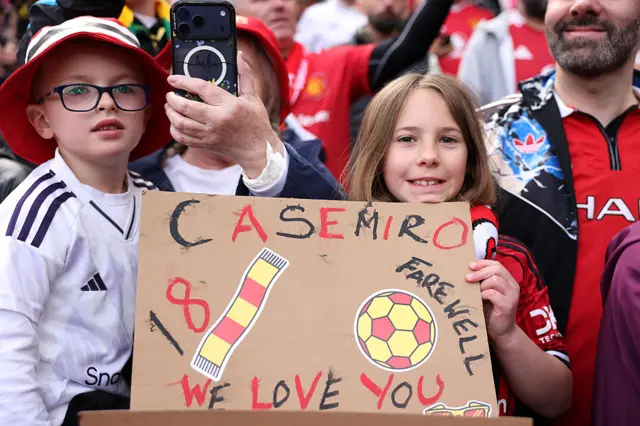 Casemiro sign