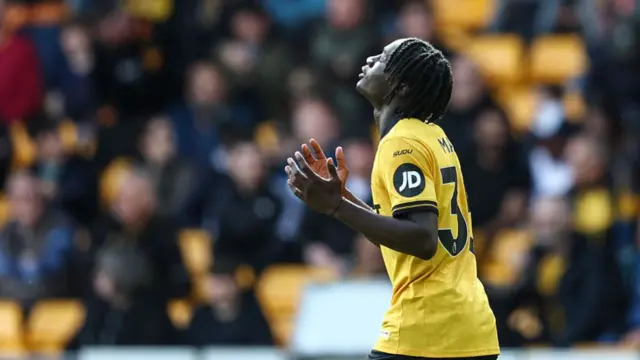 Mane looks frustrated
