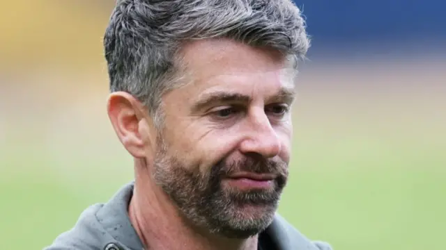 Aberdeen manager Stephen Robinson