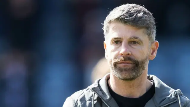 Aberdeen manager Stephen Robinson