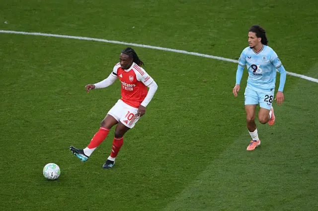 Eze passes the ball