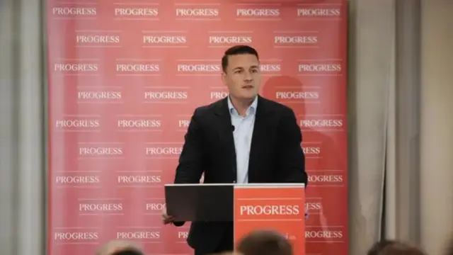 Wes Streeting speaking at a Progress conference