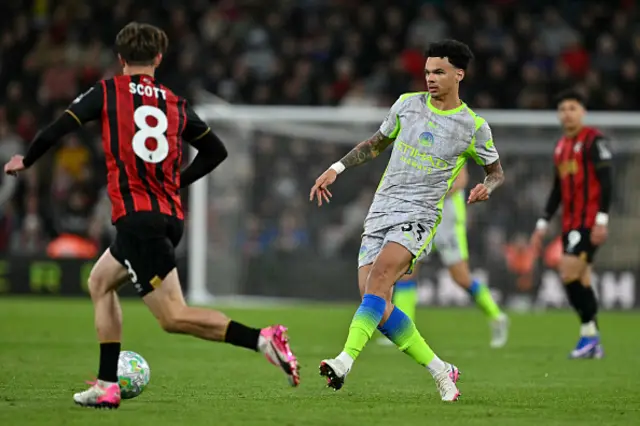 Nico O'Reilly passes the ball