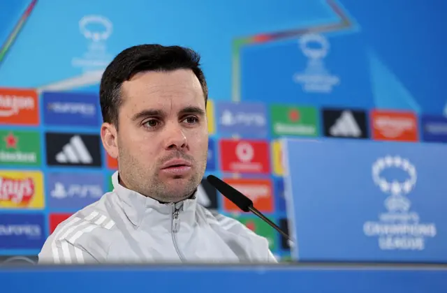 Giraldez addresses the media