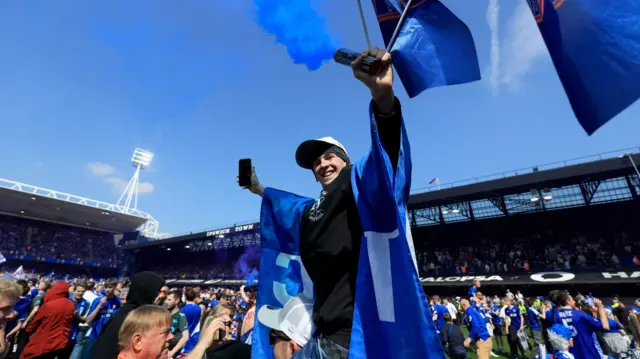 Fans celebrate