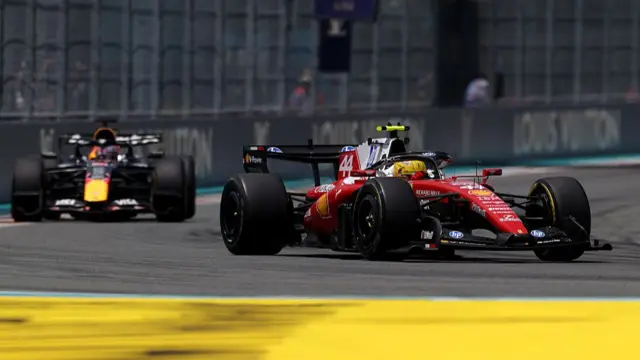 Lewis Hamilton ahead of Max Verstappen during the sprint race in Miami