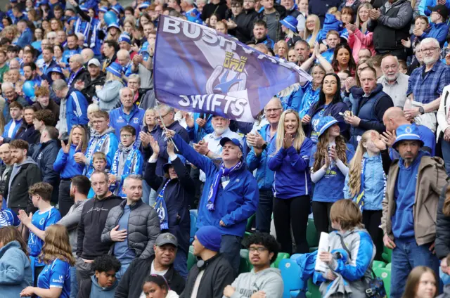Swifts fans