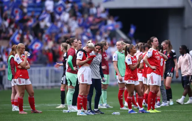 Slegers consoles russo at full time