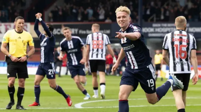 Dundee's Joe Westley celebrates