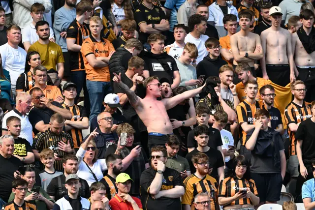 Hull fans celebrate