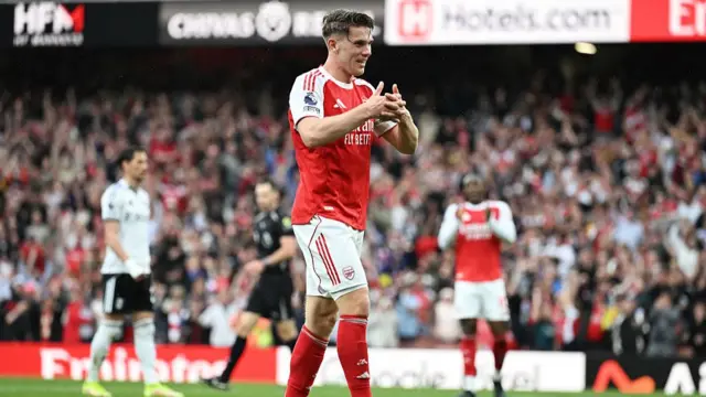 Viktor Gyokeres celebrates