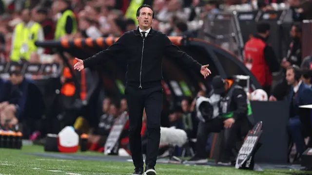 Unai Emery manger / head coach of Aston Villa reacts