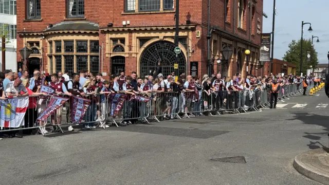 Crowds at Chamberlain clock